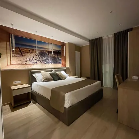 Martini 2 4* バーリ